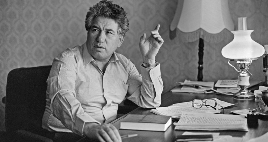 Ç.Aytmatov. İnsanlar öldürəndə, öləndə yox, sevəndə qəhrəman olurlar