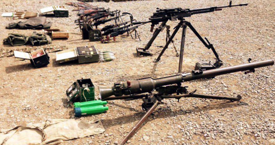 Armenians run away leaving ammo on a battlefield