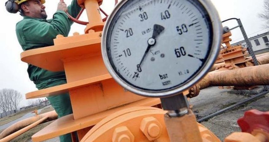 Азербайджан сократил добычу нефти