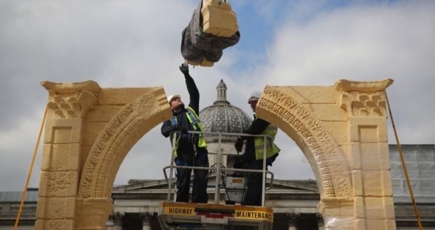 Palmyra's Arch of Triumph recreated in London