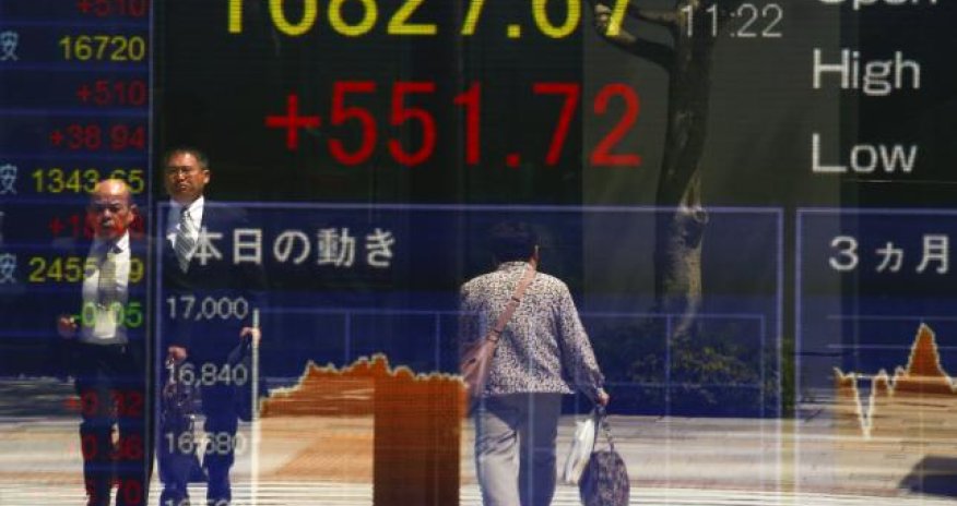 Crude futures fall after Kuwaiti oil workers end strike