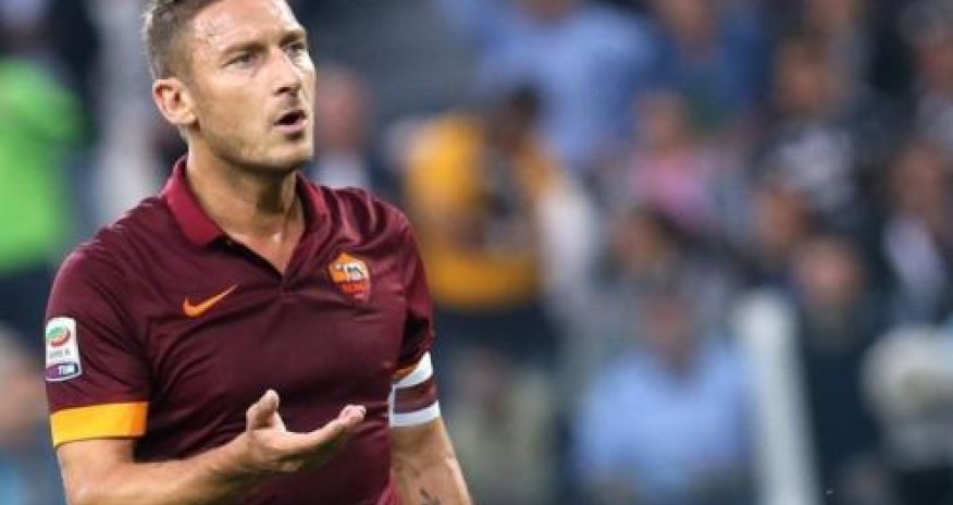 Totti yeni müqavilə imzalayır