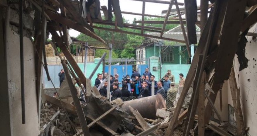 Nagorno-Karabakh: BBC visits Azerbaijan's side of frontline