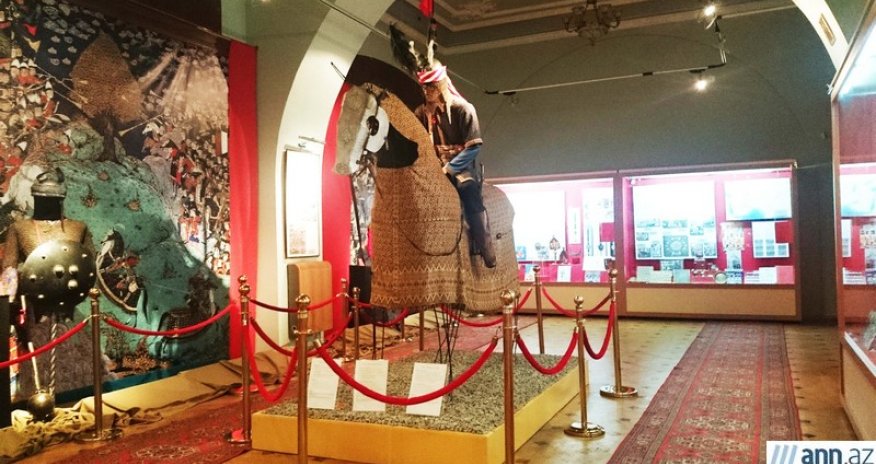 В Баку открыта выставка, посвященная Хатаи - ФОТО