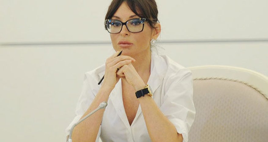 Mehriban Əliyeva: Hər birimiz azadlığa çıxan insanlara yardımçı olmalıyıq