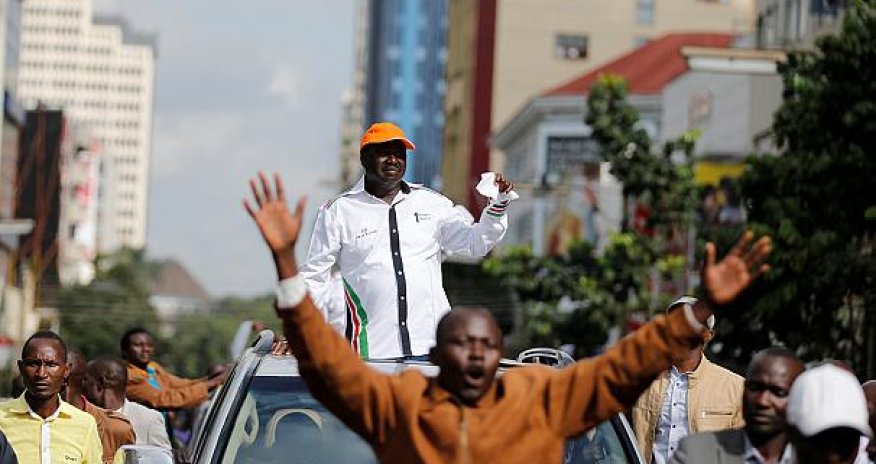 Демонстранты столкнулись с полицией - ВИДЕО