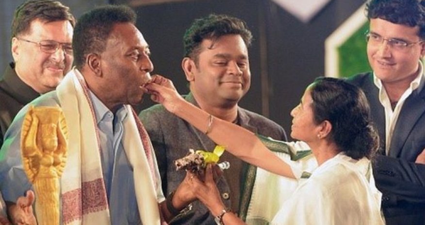 Pele sells off his life in the beautiful game