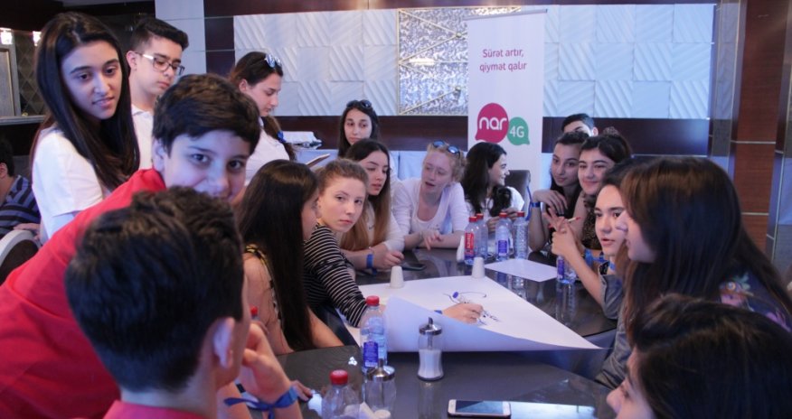 Праздничный подарок детям от Nar