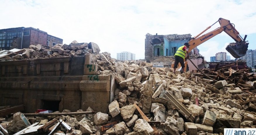 Разрушение на улице 