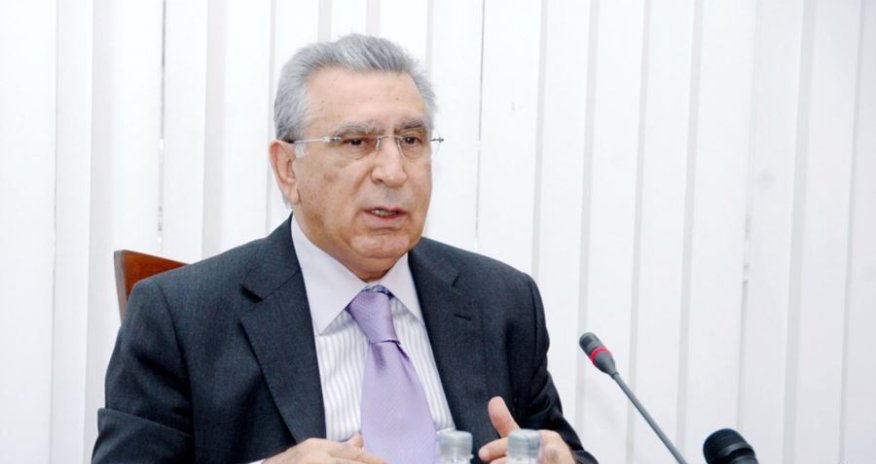 Azeri paper dismisses top official's criticism of Western financial institutions