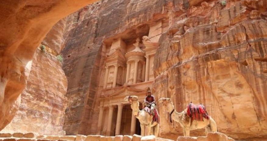Petra, Jordan: Huge monument found 'hiding in plain sight'