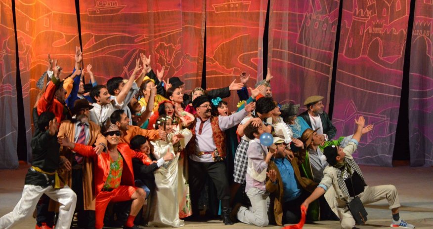 “Rənglər, duyğular, düşüncələr” sərgisi və “Qohumlar” tamaşasının premyerası