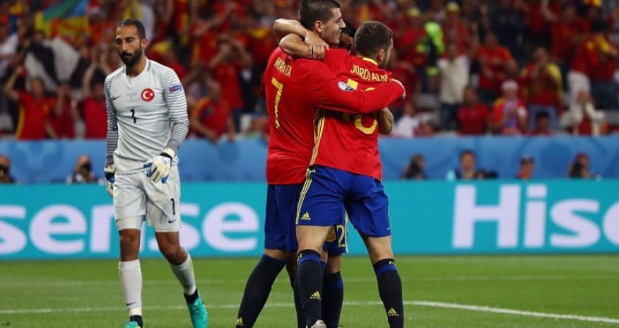 İspaniya 1/8 finalda - VİDEO