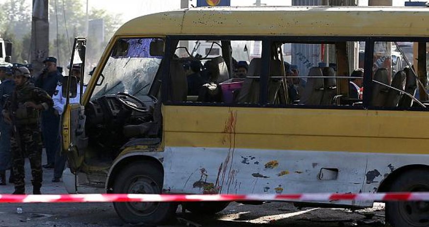 Взорван автобус с госслужащими - ВИДЕО