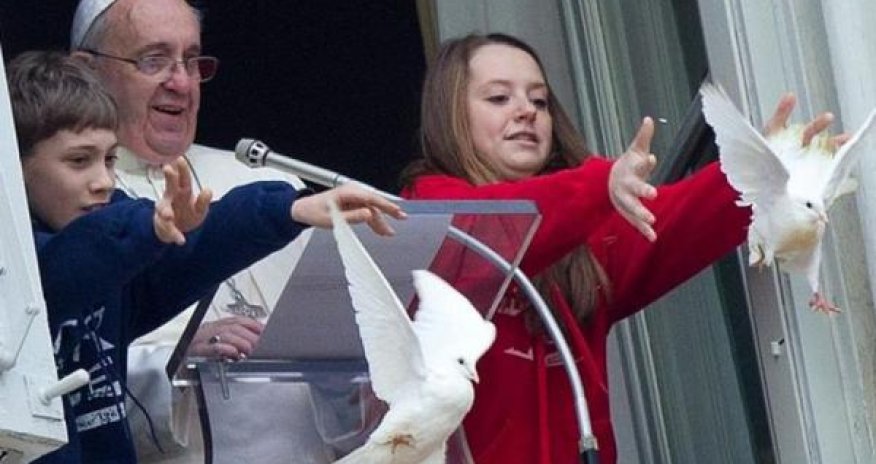 Papa Türkiyəyə İrəvandan göyərçinlə mesaj göndərəcək