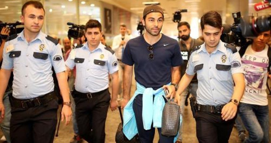 Türkiyə millisi 5 nəfərlə qayıtdı, azarkeşlər qarşılamadı