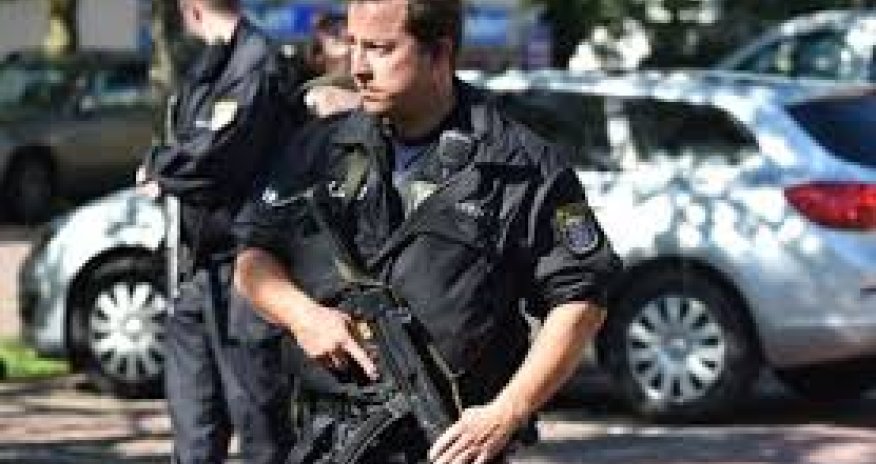 У нападавшего в Германии были гранаты - ВИДЕО