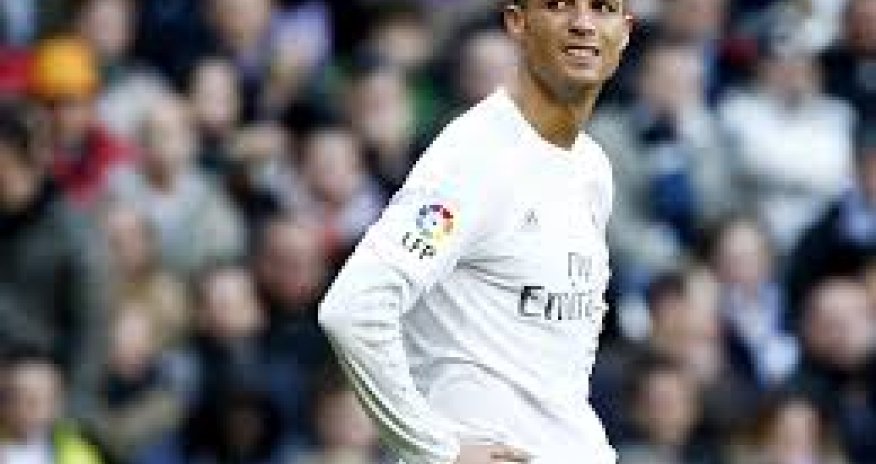 Болельщик напал на Роналду - ВИДЕО