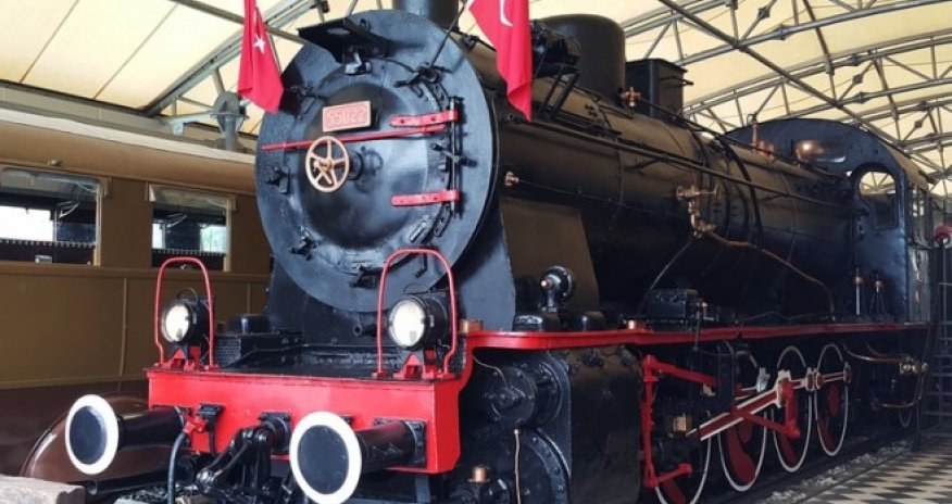 Rahmi Koç sənaye muzeyinin paravozları - FOTOLAR