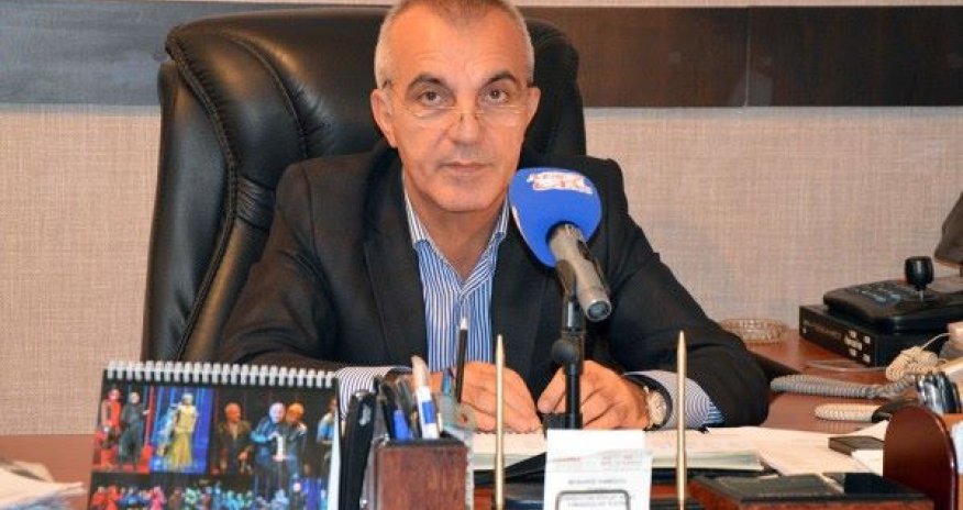 Əbülfəs Qarayev Mübariz Həmidovu mükafatlandırdı