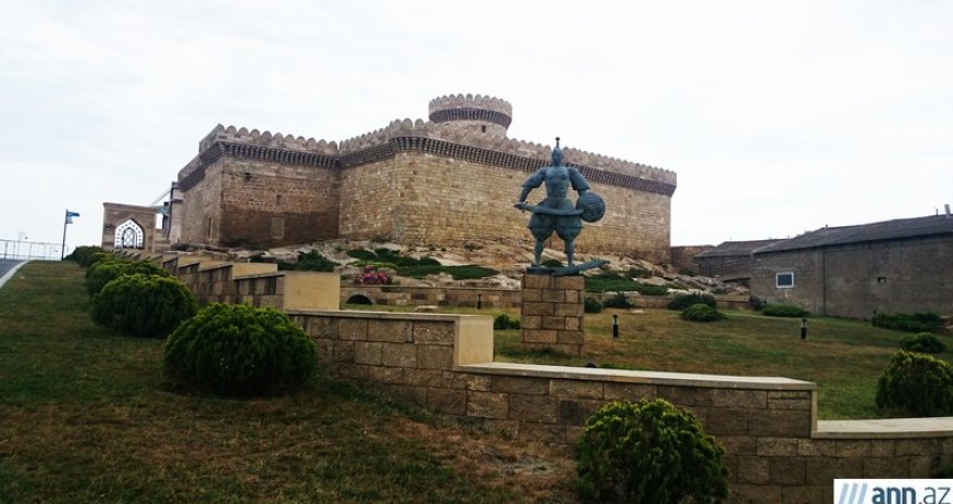 XII - XIV əsrlərdən qalan Qala qəsri - FOTOLAR