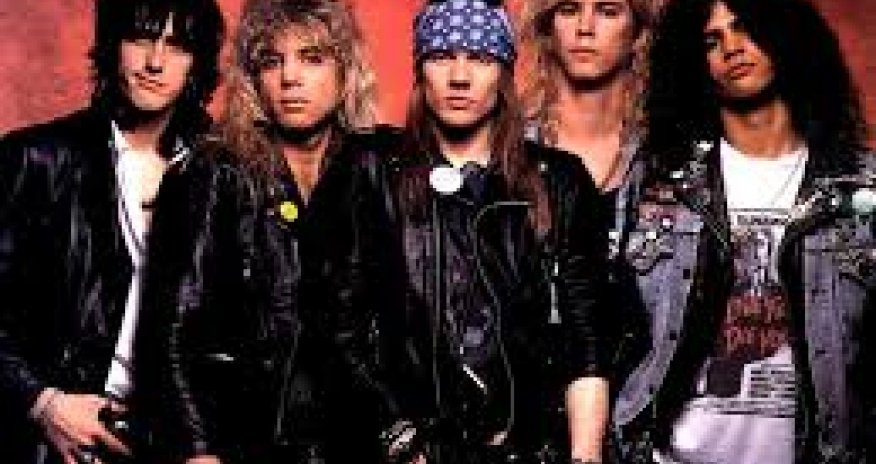 Guns N' Roses задержали за оружие