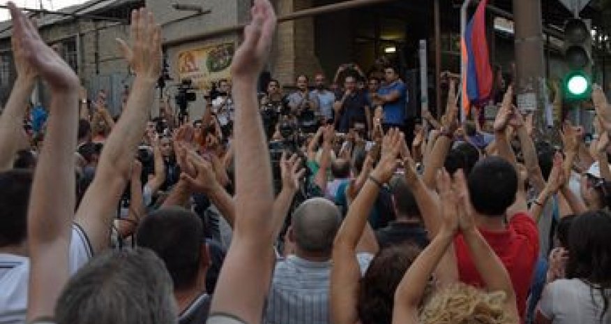 Шествие оппозиции в Ереване - ВИДЕО