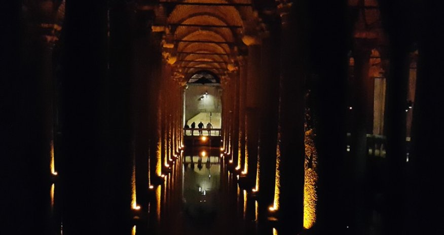 İstanbulun mərkəzindəki sirli yeraltı - FOTOREPORTAJ