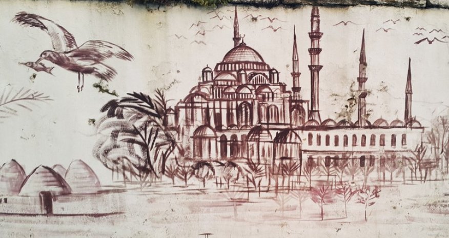 İstanbul küçələrində qraffitilər - FOTO