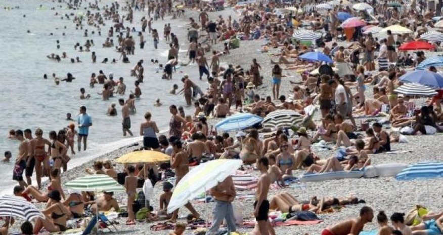 Scientists rehash evidence on sunscreen and skin cancer