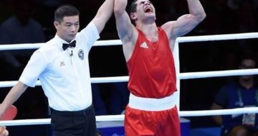 Azerbaijani boxer in semifinals at Rio 2016