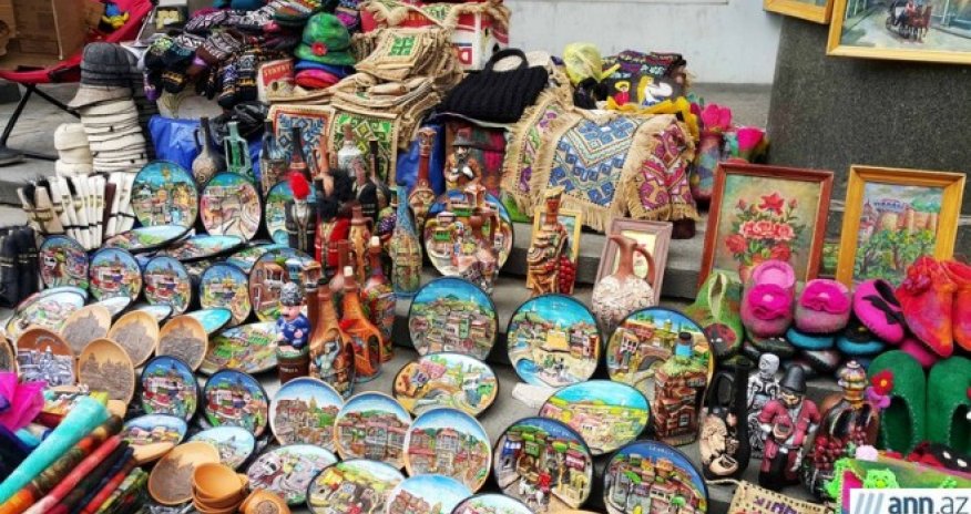 Rustaveli küçəsində ekskuliziv suvenirlər - FOTOLAR
