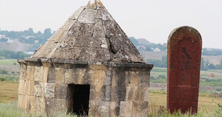 Peykanlı kəndinin qədim məzarlığı - FOTOLAR