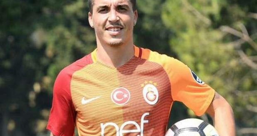 “Qalatasaray” növbəti transferi gerçəkləşdirib.