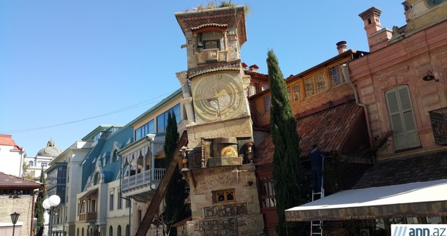 Teatr qülləsi və miatür tamaşası - 