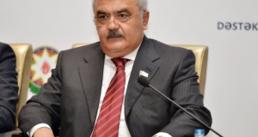 Rövnəq Abdullayev: 