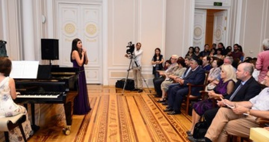 Young Israeli singers give concert in Baku