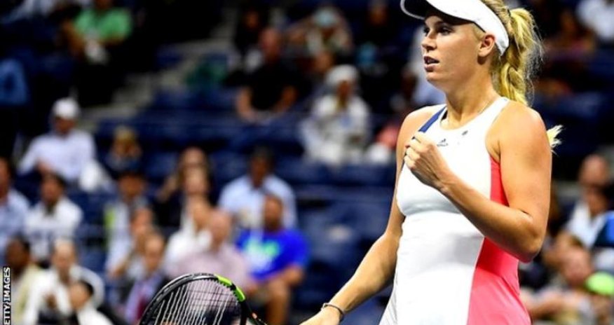 Caroline Wozniacki through to face Angelique Kerber in semi-final