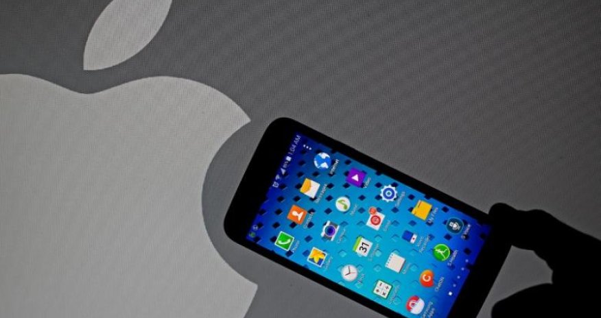 Samsung trips on quality control in rush to pip Apple