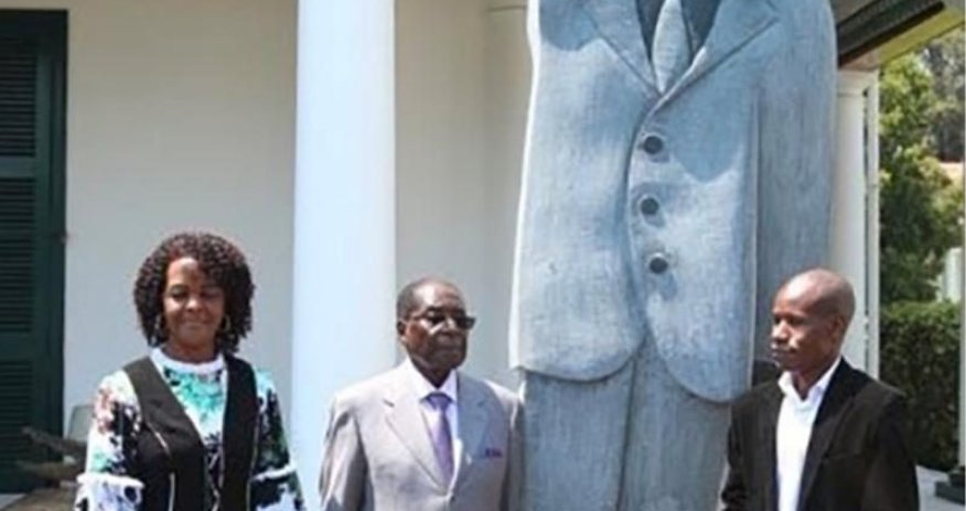 Zimbabve prezidenti özünə abidə açdı