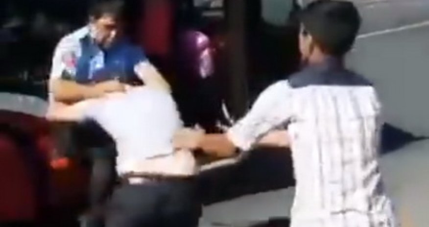 Водители подрались из-за пусятка  - ВИДЕО