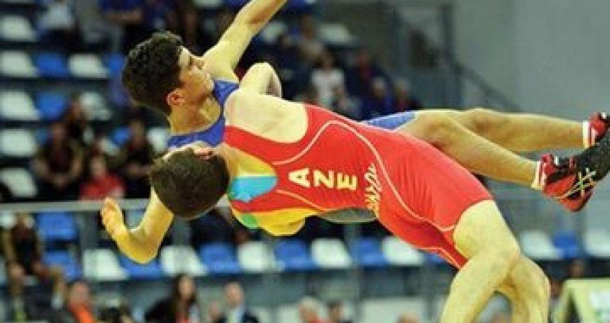 Junior Azerbaijani wrestler crowned world champion