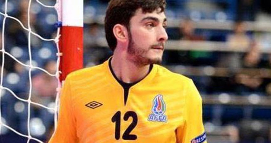 Azәrbaycanlı qapıçıdan möhtәşәm hәrәkәt - FOTO