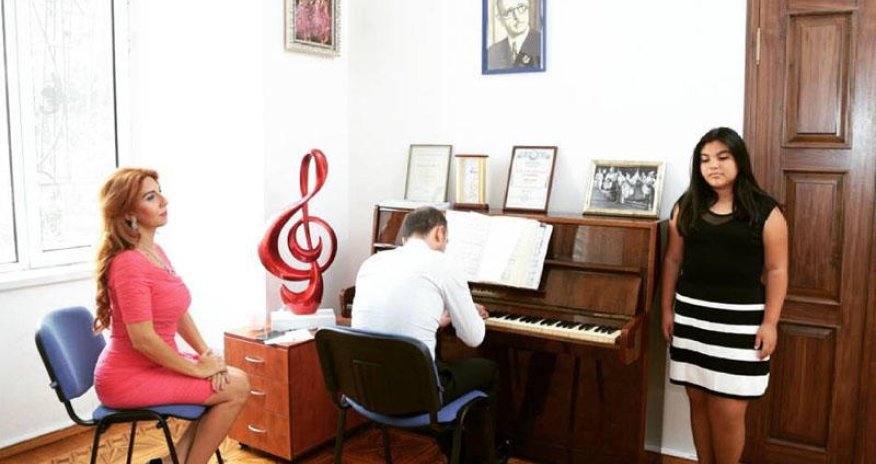 Xalq artisti məktəb direktoru oldu