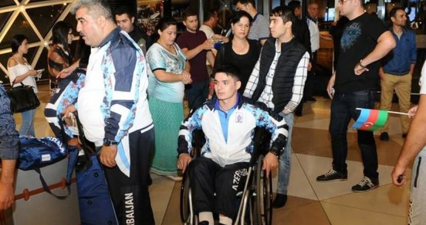 Paralimpiyaçılarımız Vətənə döndülər