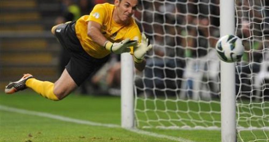 Kamran Ağayev debütündə 3 qol buraxdı -  VİDEO