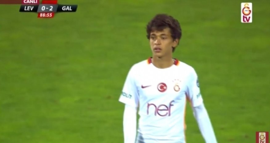 14 yaşlı futbolçu 