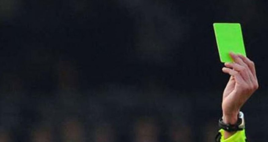Futbol tarixində ilk: YAŞIL VƏRƏQƏ - VİDEO