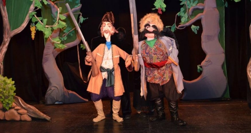 “Qırmızıpapaq” Kukla Teatrında