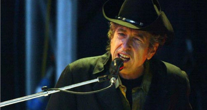 Ədəbiyyat üzrə Nobel mükafatı müğənniyə verildi